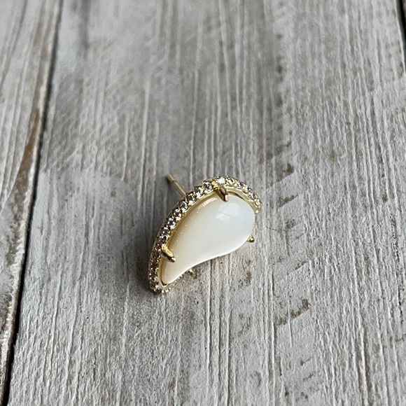 Kendra Scott Temple Stud Earrings Gold NEW - Picture 7 of 8